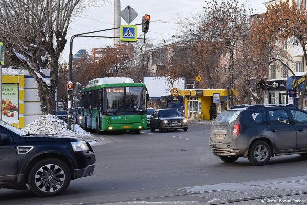 Новый маршрут: 76 автобус поедет до «Меги»