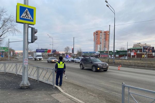 В Нижнем Тагиле водитель отвлекся на телефон и сбил школьника