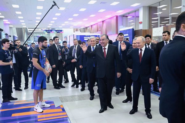 Спортсмен Академии единоборств РМК встретился с президентом Путиным