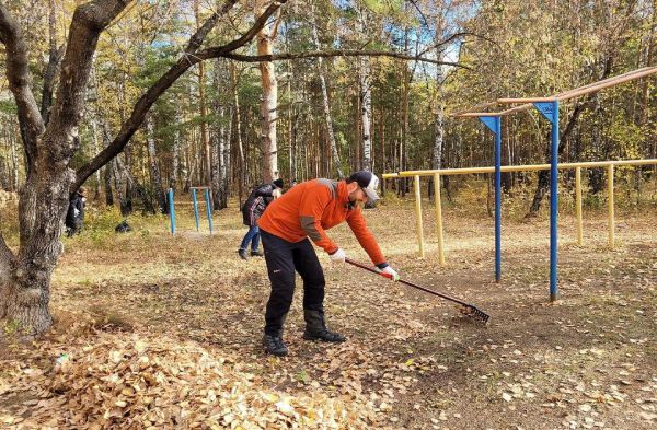 Жители Каменска-Уральского собрали на дворовых субботниках  более 193 тонн мусора