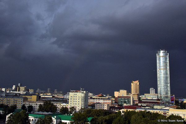В Екатеринбурге прогремела первая гроза, и помогла сохранить режим самоизоляции