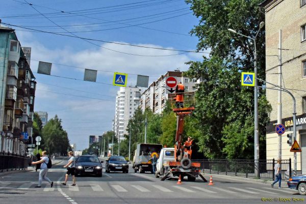 В Екатеринбурге участок улицы Энгельса открыли для двустороннего движения