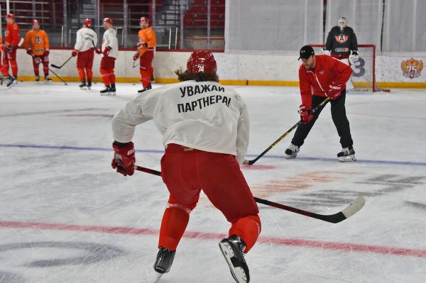 Хоккеист из Екатеринбурга заключил контракт с клубом из НХЛ