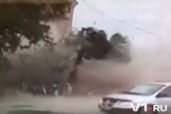 Взрыв дома в Волгограде попал на видео