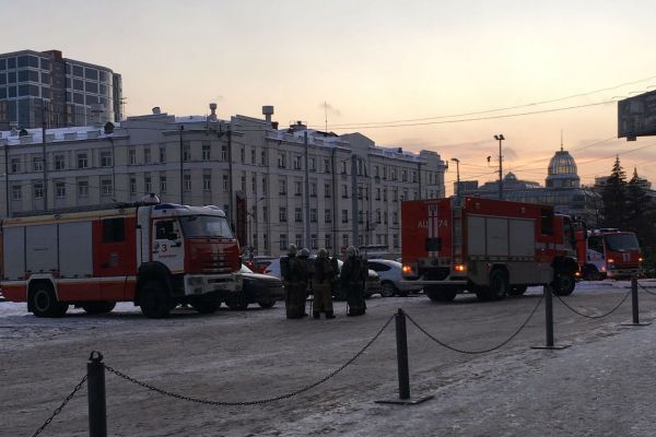 Запах гари до 34 этажа: в Екатеринбурге эвакуировали людей из небоскреба «Высоцкий»