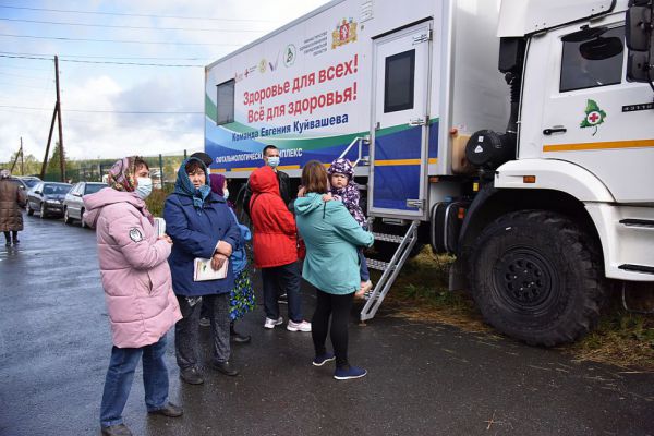 Более 800 сельских жителей Среднего Урала прошли диспансеризацию в мобильных медпунктах