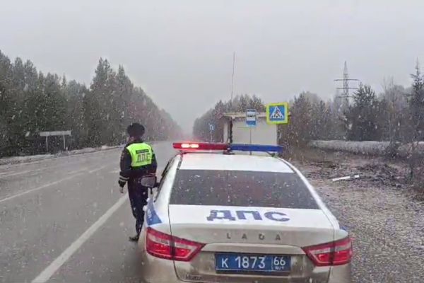 Водителей предупредили о снегопаде на севере Свердловской области