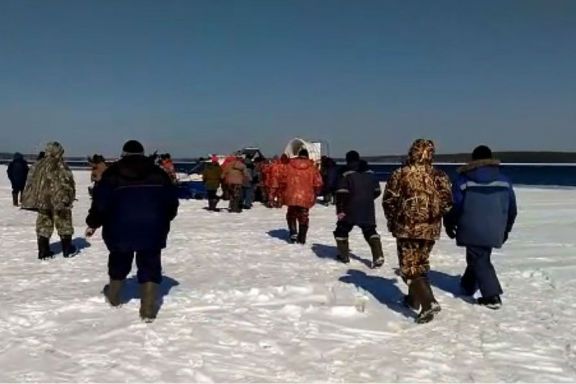 На Белоярском водохранилище 200 рыбаков унесло на льдине