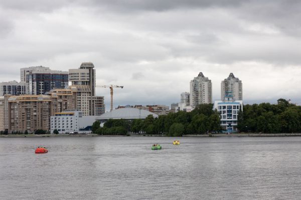 В Екатеринбурге участники IronStar совершат заплыв в Городском пруду, несмотря на предупреждение Роспотребнадзора