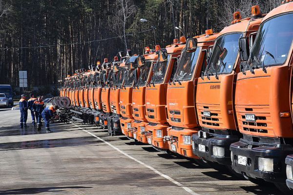 После празднования Дня города в Екатеринбурге коммунальщики собрали на улицах 143 тонны мусора