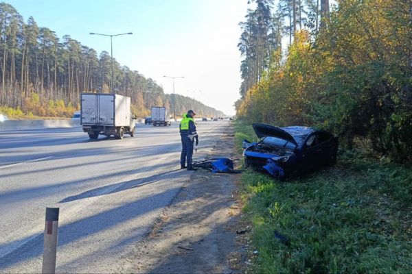 На Кольцовском тракте опрокинулся автомобиль