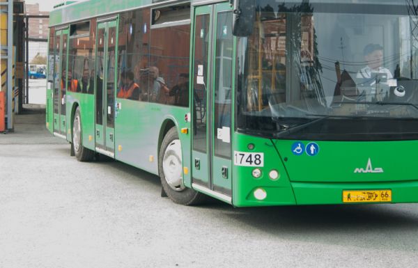 В уральской столице два автобусных маршрута изменили схему движения