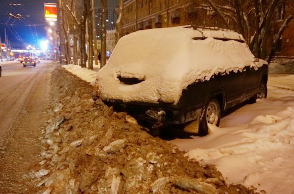 Автомобилистов просят не мешать уборке снега