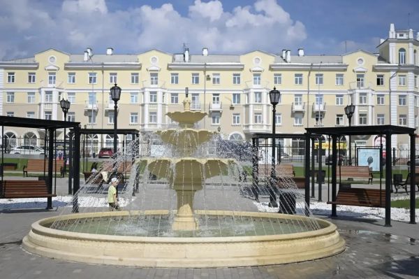 Театральный сквер в Серове украсил фонтан, благоустройство парковой зоны продолжается