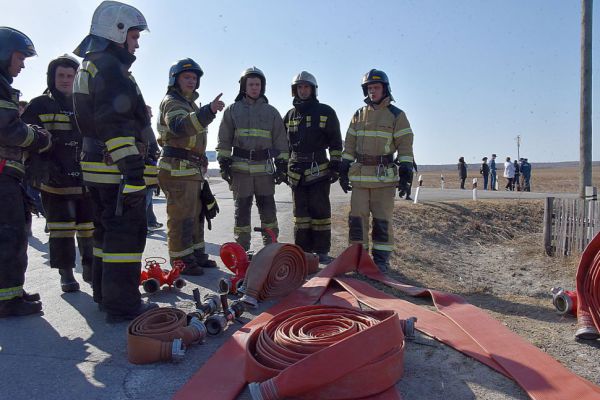 Всего за сутки спасатели справились с 14 природными пожарами в Свердловской области