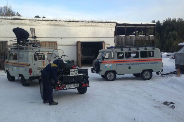 190 километров на снегоходах: спасатели выехали к заболевшей туристке