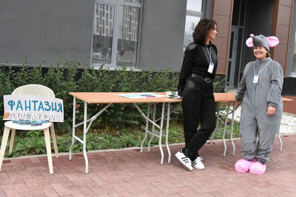 К Году педагога учителя могут рассказать о себе и профессии онлайн и в книгах