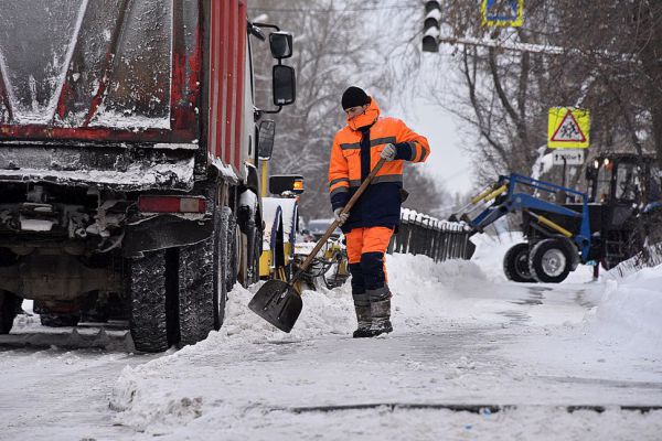 На Среднем Урале дорожники ликвидируют последствия сильного снегопада