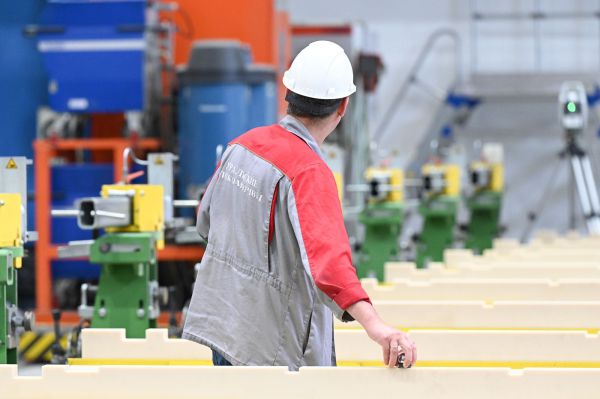 Свердловчане стали в два раза чаще претендовать на рабочие профессии