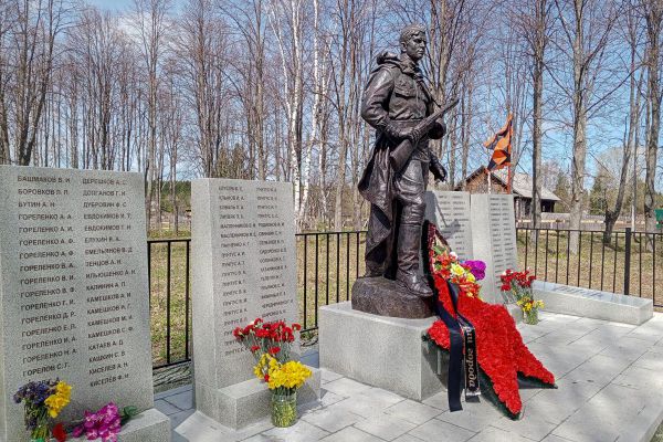 В Елизаветинском открыли мемориал сельчанам, погибшим в Великую Отечественную войну