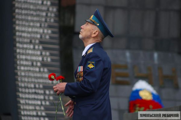 Уральские десантники отметили 96-ю годовщину создания ВДВ шествием и митингом