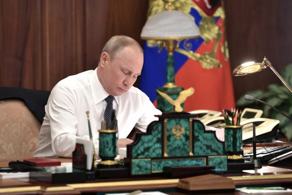 Владимир Путин включил двух губернаторов УрФО в состав нового правительства