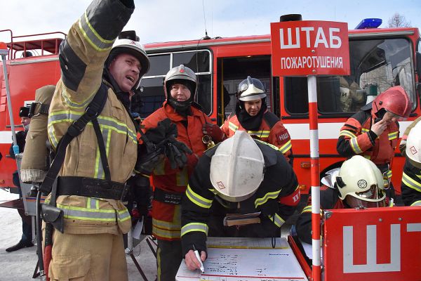 Спасатели локализовали крупный пожар в Пелымском городском округе