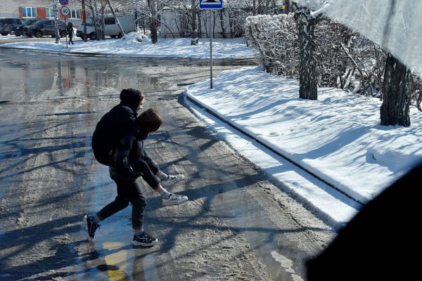 На перекрестке Космонавтов установили временные светофоры