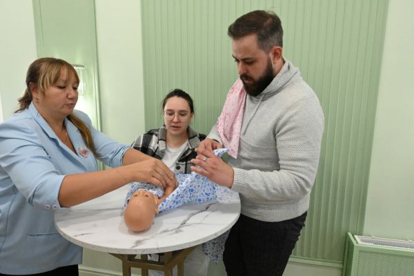 С папой на подхвате: свердловчанки стали чаще практиковать партнерские роды