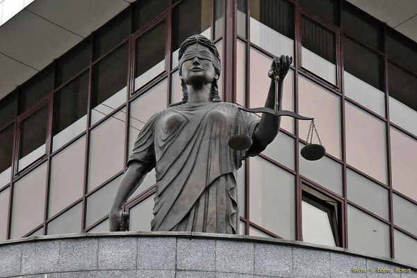 В Екатеринбурге будут судить мужчину, который зарезал двух человек в парке УрГУПС