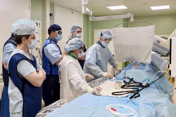 Свердловские врачи внедрили новую методику лечения пациентов с поражением коронарных артерий