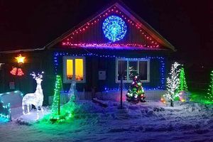В Каменске-Уральском объявили конкурс на лучшее новогоднее оформление домов
