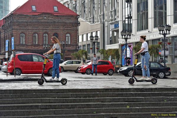 Сервис проката электросамокатов Whoosh завершит сезон в Екатеринбурге 8 ноября