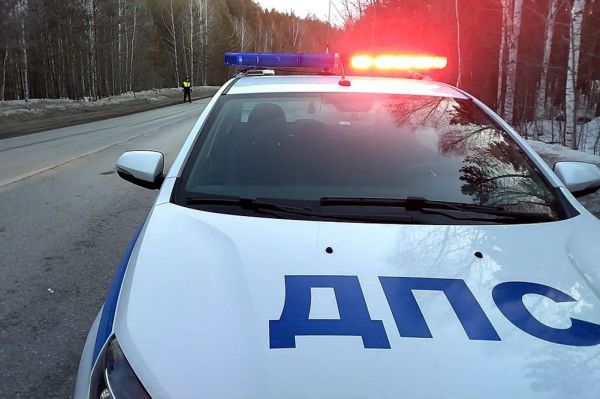 В Свердловской области насмерть сбили мужчину, который шел посреди проезжей части