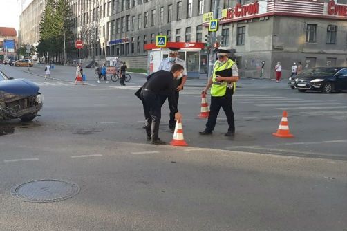В Екатеринбурге продолжают обсуждать последствия страшной аварии, когда грузовик врезался в толпу пешеходов