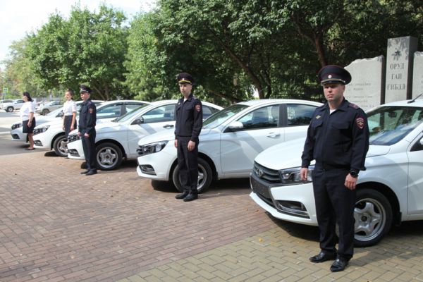 У свердловских госавтоинспекторов появились шесть новых автомобилей «Лада»