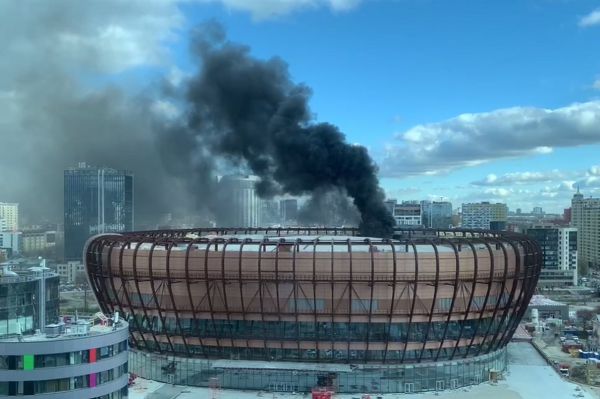В Екатеринбурге вновь произошел пожар на ледовой арене УГМК