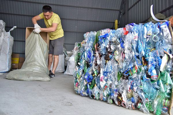 За год в стране утилизировали лишь девятую часть отходов