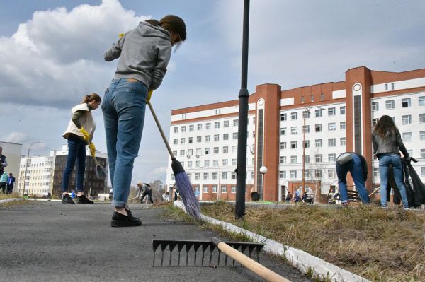 В летние каникулы свердловские подростки смогут заработать около 30,5 млн рублей