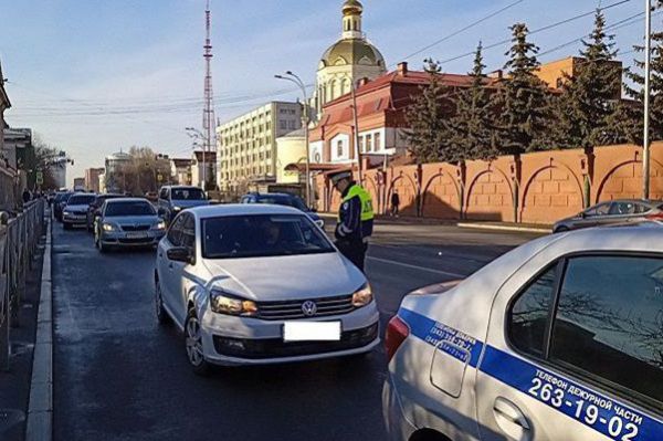 Рейтинг автошкол, списание долгов, маркировка сладостей: новое в законах с мая 2026 года