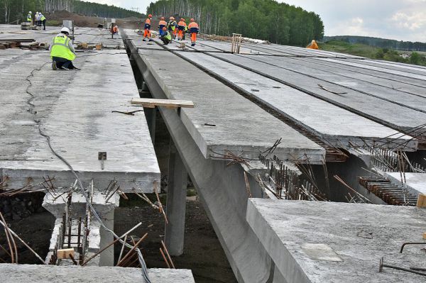 К концу года в поселке Махнево откроют новый автомобильный мост