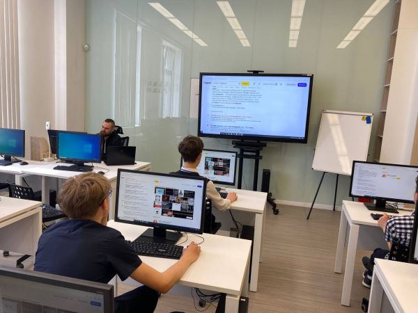 Уральские школьники начнут новый учебный год с погружения в IT-предметы