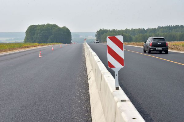 На уральских трассах на время жары ввели ограничения для большегрузов